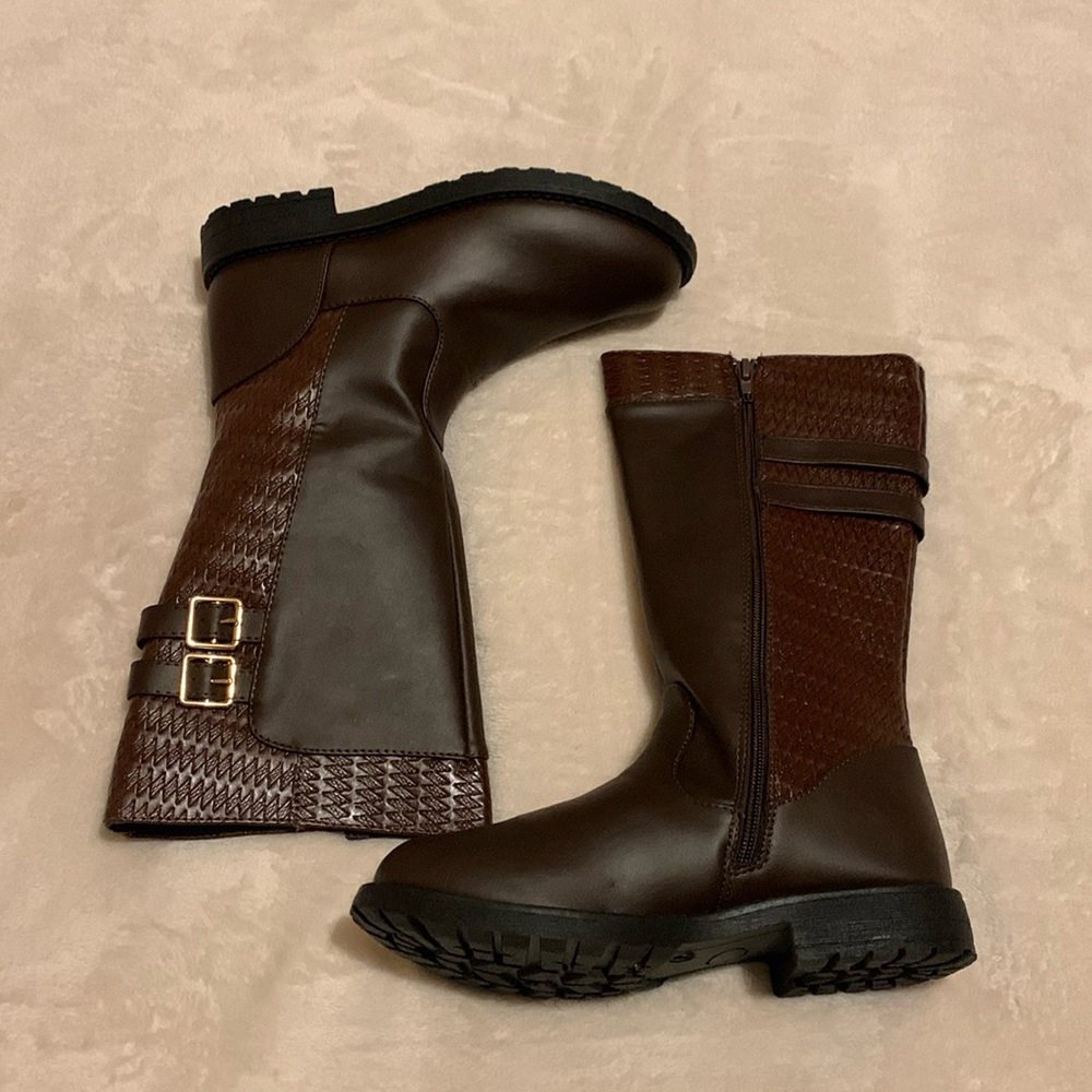 Girls brown boots